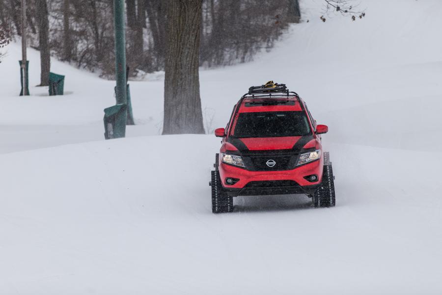  Nissan Pathfinder Winter Warrior Concept 2016 года  (фото 3 из 29)